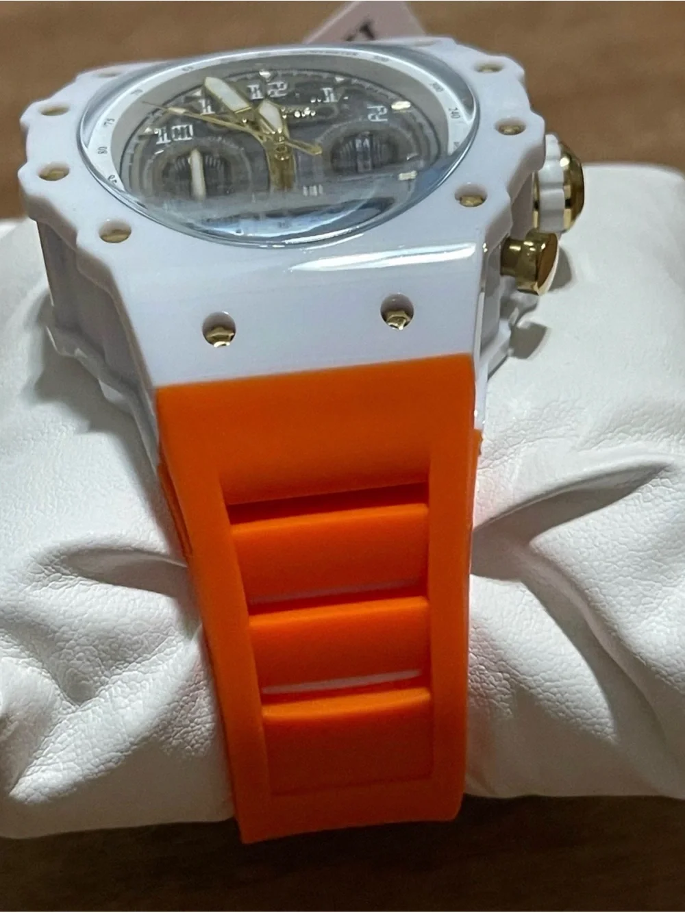 Invicta bold orange